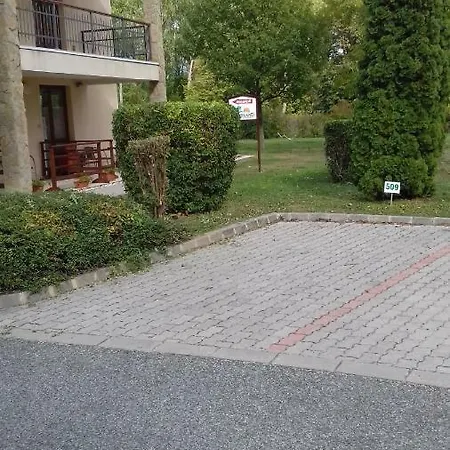 Апартаменты Birdland Family 2 Apartman Бюк